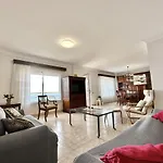 Views House 公寓