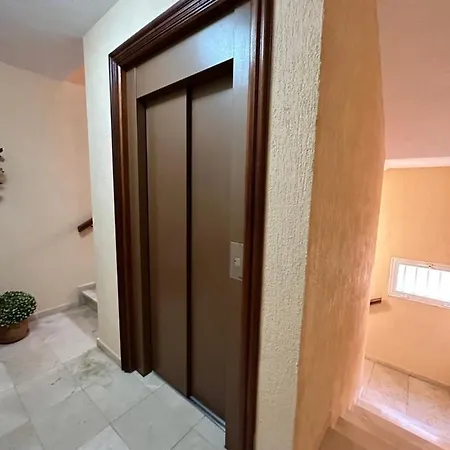 Views House Апартаменты