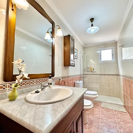 Views House Апартаменты *